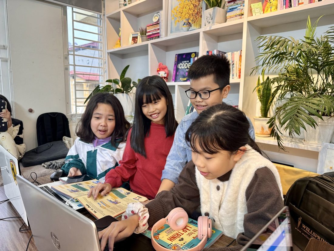 Các bạn nhỏ say mê lập trình